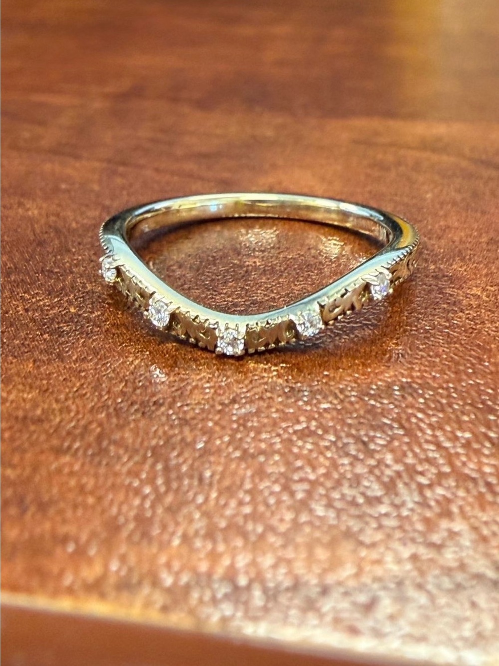 10k Gold Vintage Stye Diamond Ring Size 5 1/4 - Picture 2 of 3